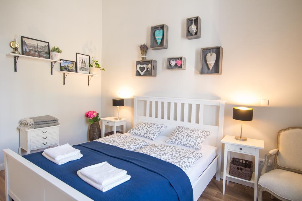 Brody Apartman Eger Esterno foto